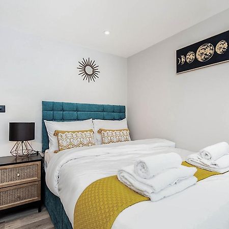 The Burton Penthouse By Fortuna Property Cheltenham Dış mekan fotoğraf