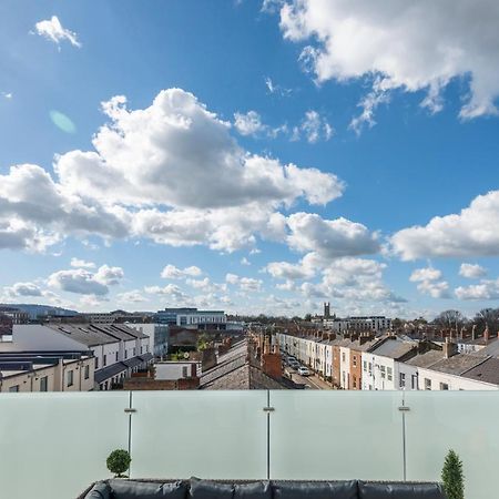 The Burton Penthouse By Fortuna Property Cheltenham Dış mekan fotoğraf