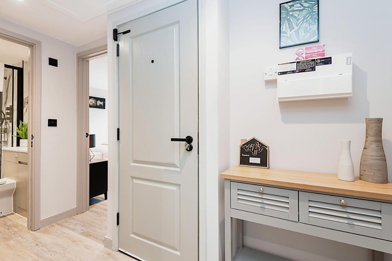 The Burton Penthouse By Fortuna Property Cheltenham Dış mekan fotoğraf