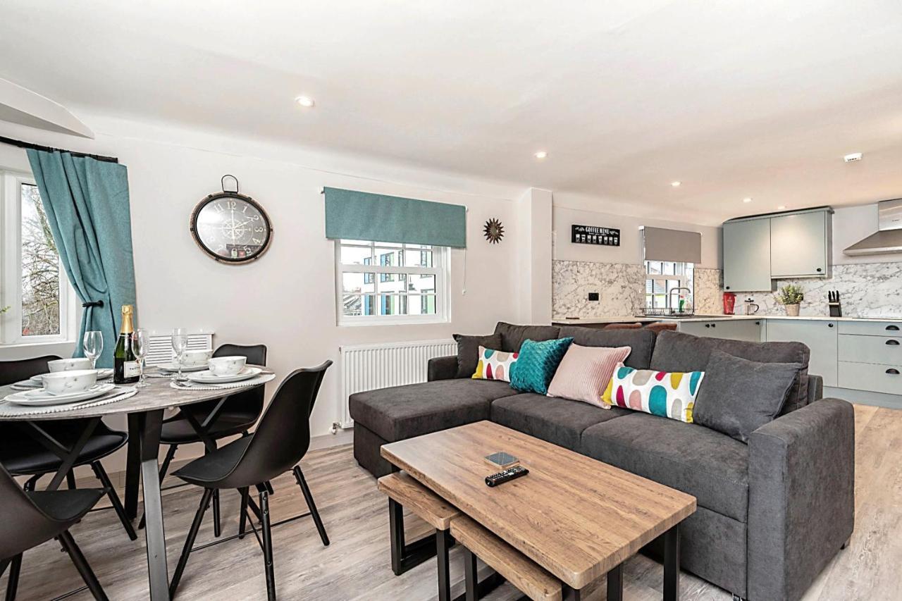 The Burton Penthouse By Fortuna Property Cheltenham Dış mekan fotoğraf