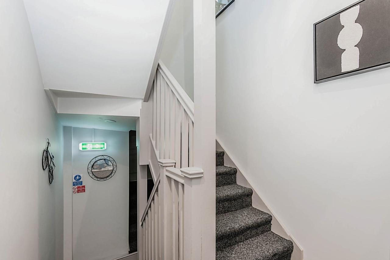 The Burton Penthouse By Fortuna Property Cheltenham Dış mekan fotoğraf