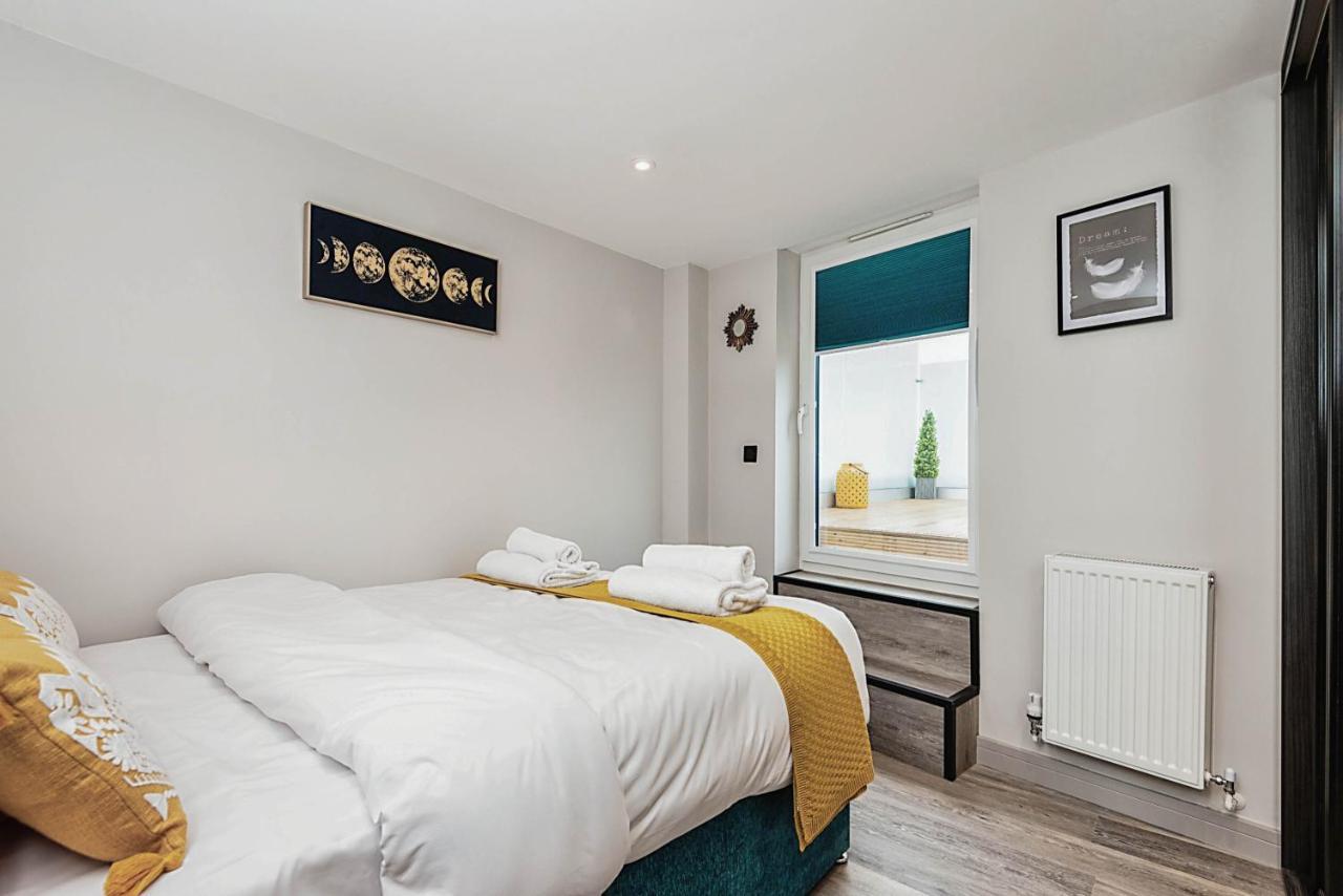 The Burton Penthouse By Fortuna Property Cheltenham Dış mekan fotoğraf
