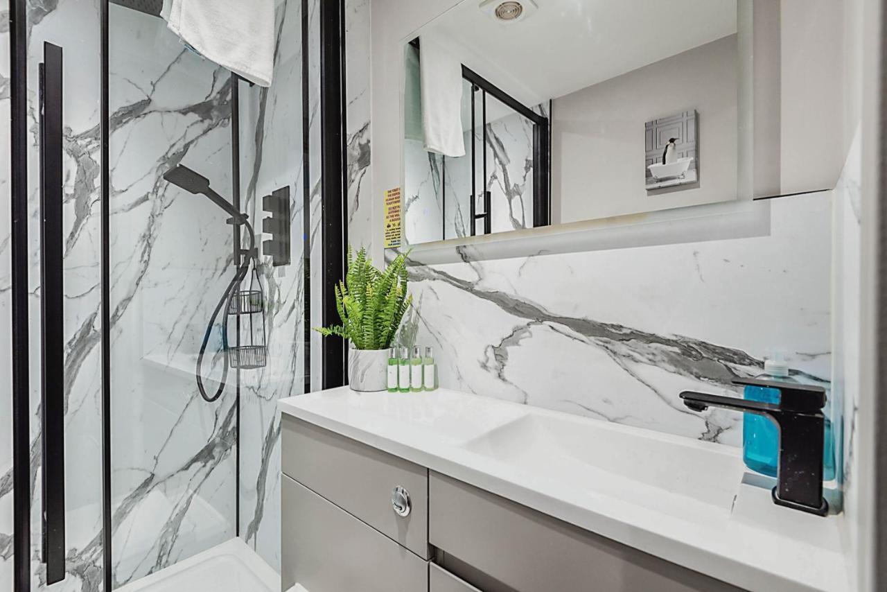 The Burton Penthouse By Fortuna Property Cheltenham Dış mekan fotoğraf
