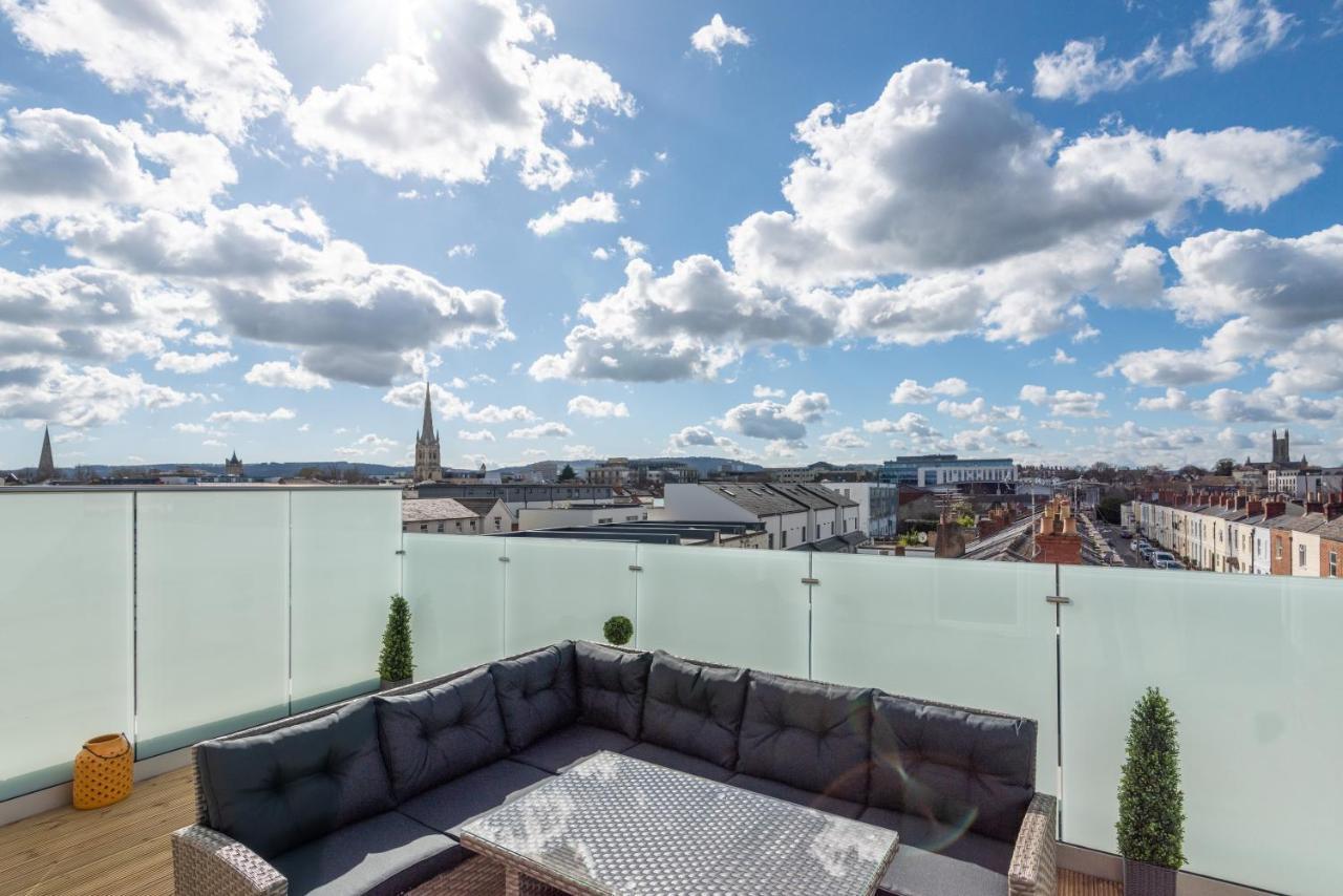 The Burton Penthouse By Fortuna Property Cheltenham Dış mekan fotoğraf